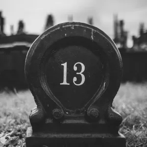 A Maldição do Número 13: Entre Superstição e Mistério