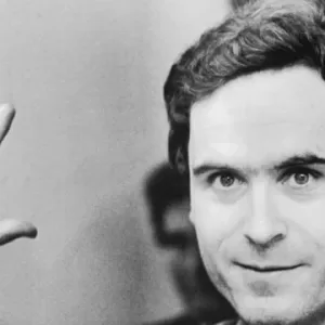 Ted Bundy: O Enigma do Serial Killer Carismático